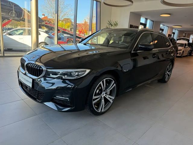 BMW 330 330e Touring