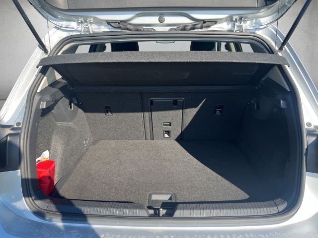 Volkswagen Golf 1.5 eTSI DSG Golf VIII Life
