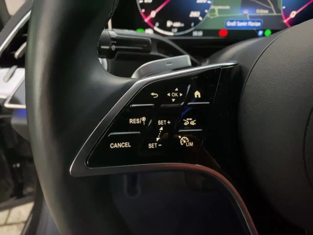 Mercedes-Benz E 220 4MATIC E 220 d Sedan