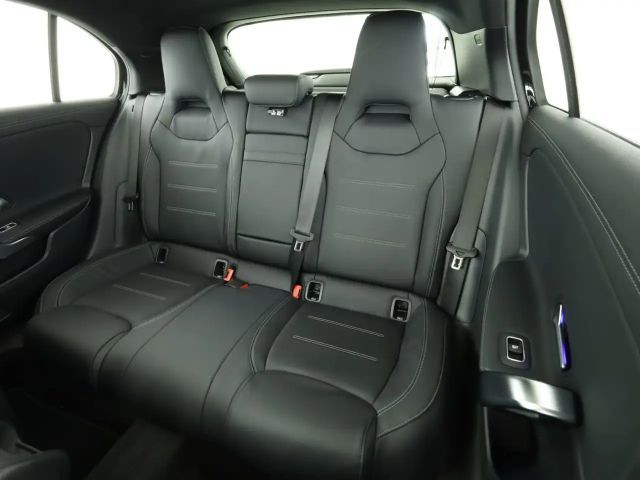 Mercedes-Benz A 200 AMG Line