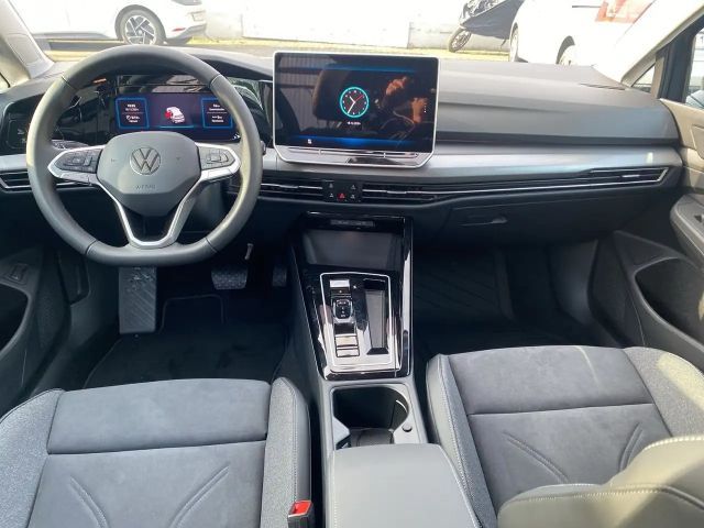 Volkswagen Golf DSG Style eHybrid