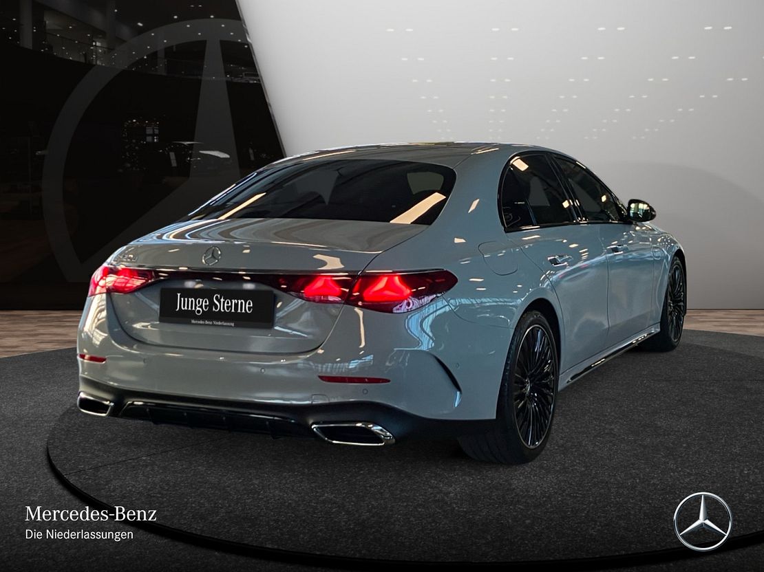 Mercedes-Benz E 220 AMG Line E 220 d Sedan