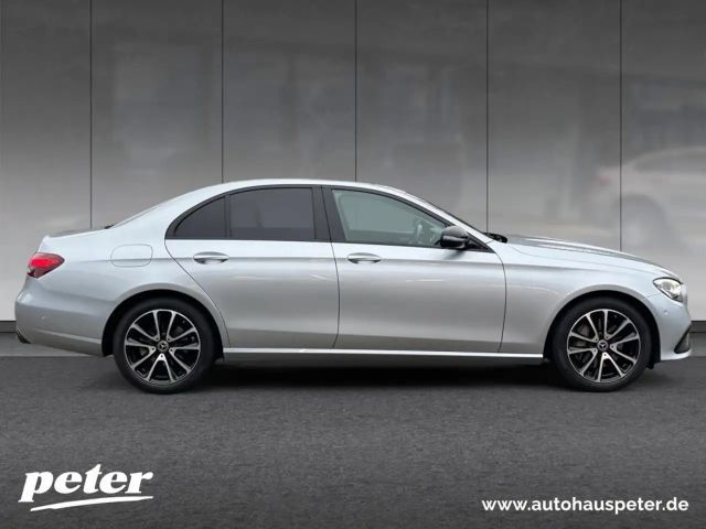 Mercedes-Benz E 300 AVANTGARDE Sedan