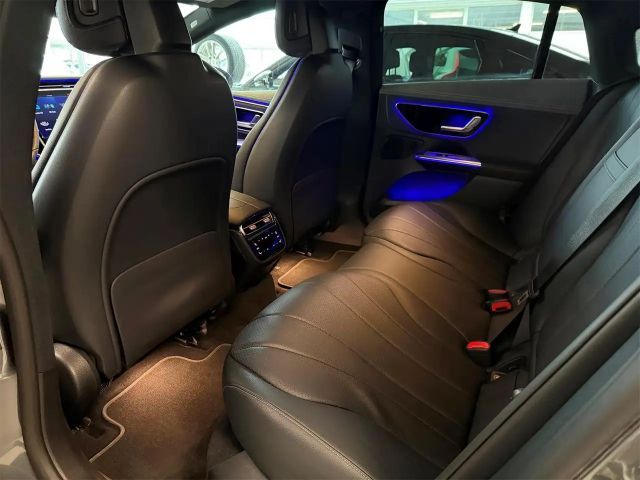 Mercedes-Benz EQE 300 Sedan