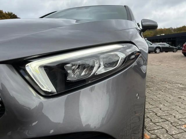 Mercedes-Benz A 180 A 180 d AMG Line