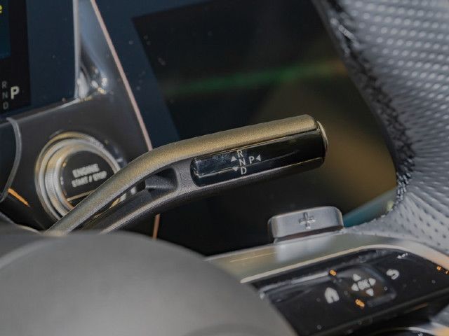 Mercedes-Benz E 200 Sedan