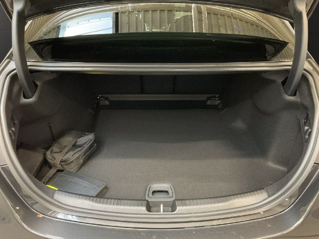 Mercedes-Benz C 200 AMG Line Sedan