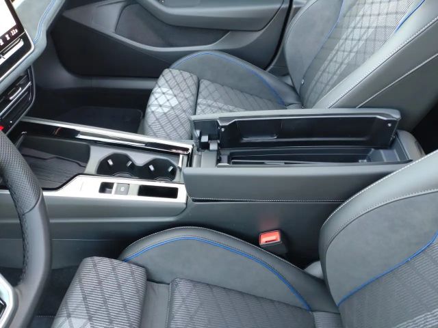 Volkswagen Passat 1.5 eTSI R-Line Variant