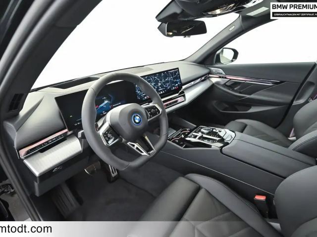 BMW i5 eDrive40