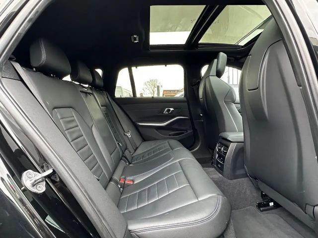 BMW 330 330e M-Sport Touring xDrive
