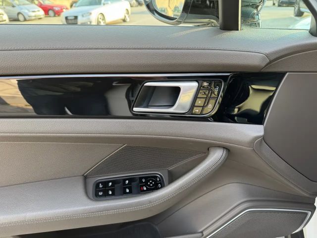 Porsche Panamera 4 E-Hybrid