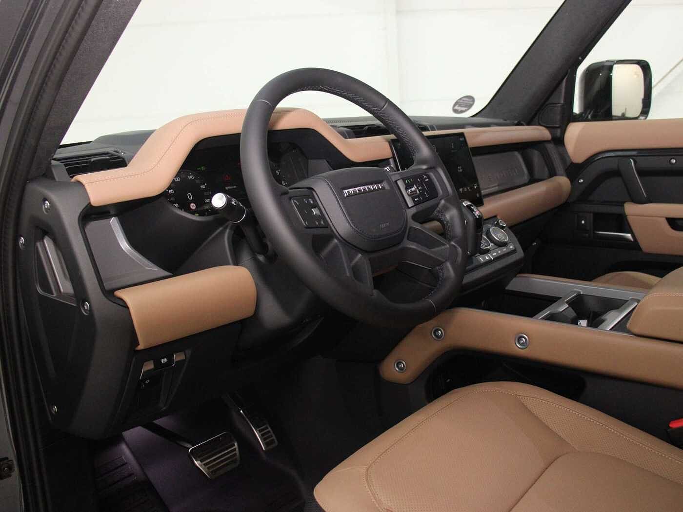 Land Rover Defender 110