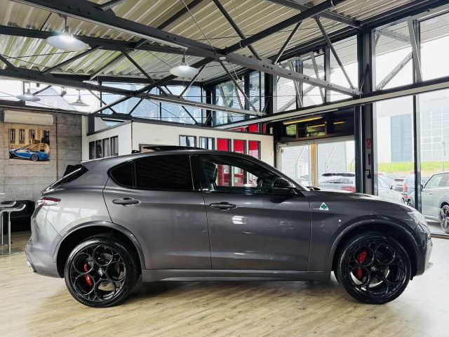 Alfa Romeo Stelvio Q4 Quadrifoglio