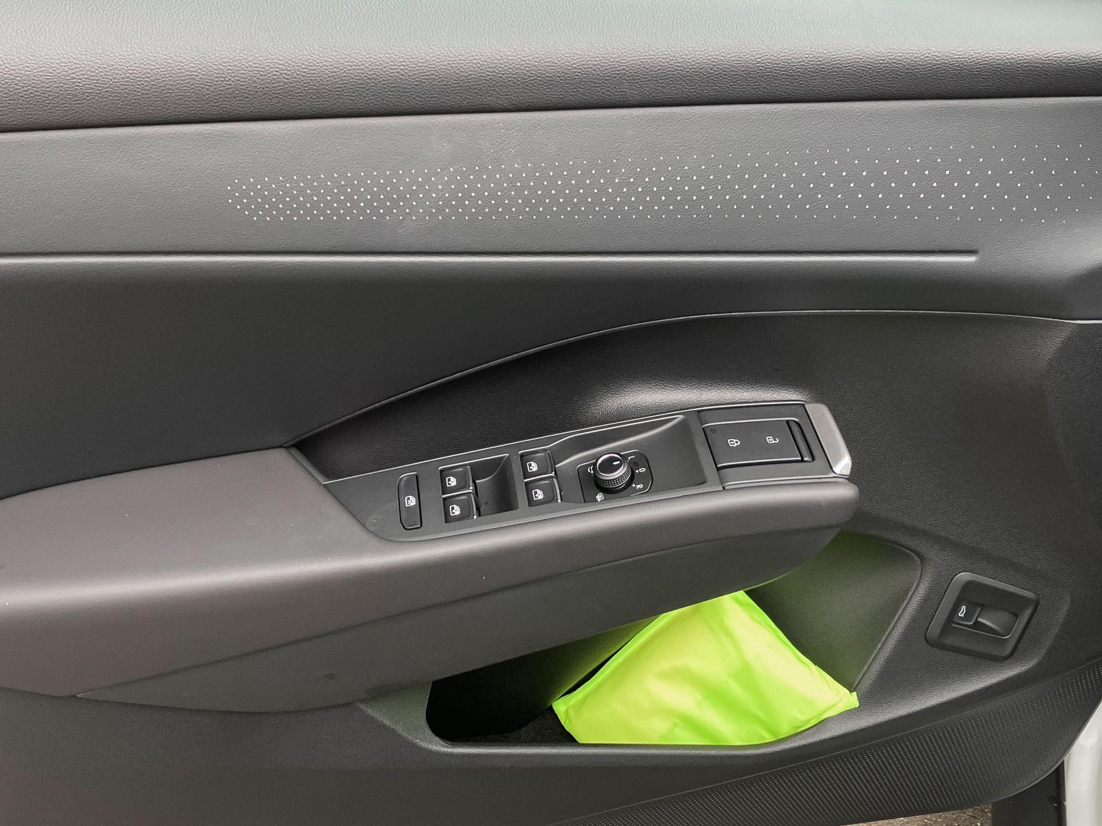 Volkswagen T-Roc 1.5 eTSI DSG R-Line