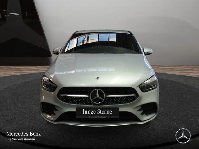Mercedes-Benz B 200 AMG Line Sedan