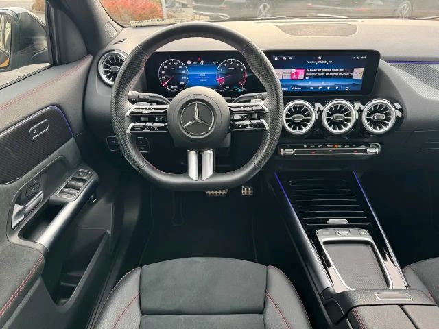 Mercedes-Benz GLA 200 AMG Line