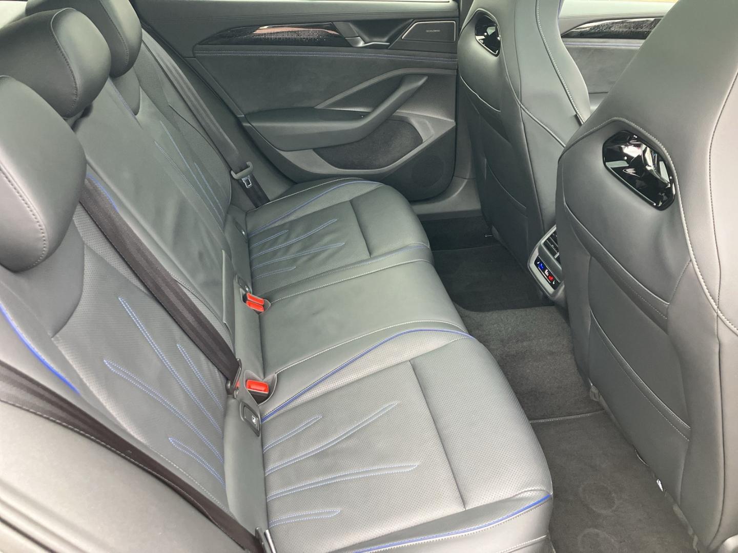 Volkswagen Passat DSG R-Line eHybrid