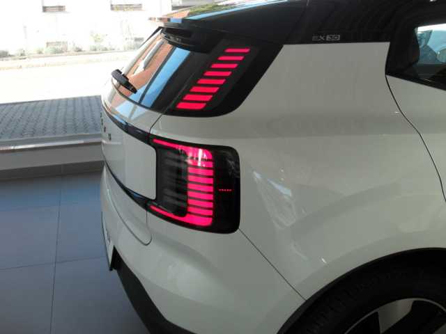 Volvo EX30 Achterwielaandrijving Ultra