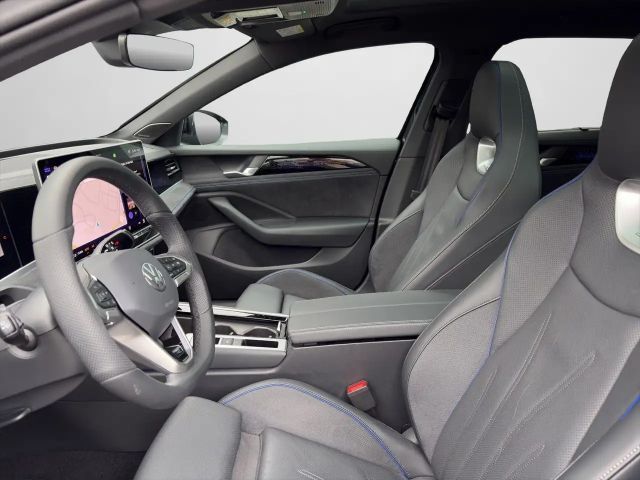 Volkswagen Passat R-Line eHybrid