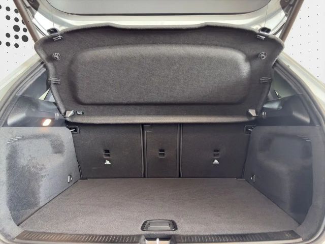 Mercedes-Benz B 200 AMG Line Sedan