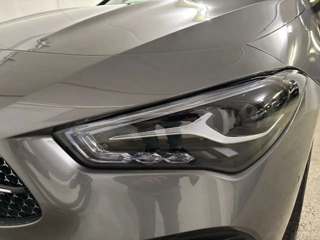 Mercedes-Benz CLA 180 Shooting Brake