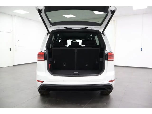 Volkswagen Touran 1.5 TSI DSG R-Line