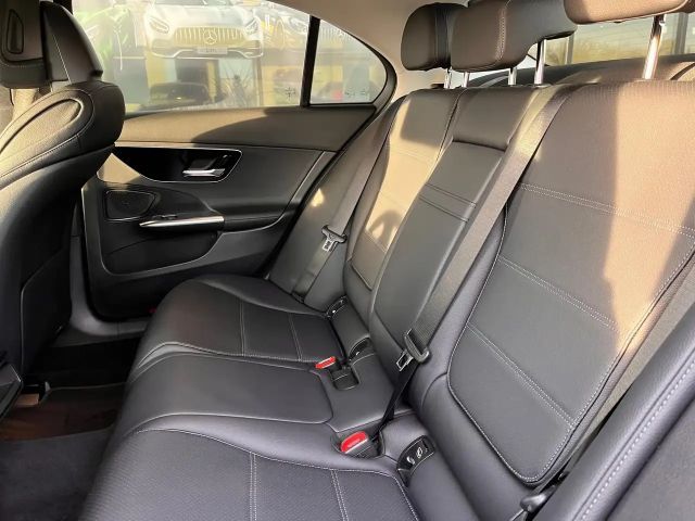 Mercedes-Benz C 200 Sedan