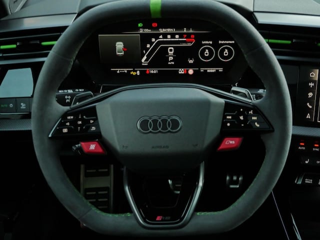 Audi RS3 Quattro S-Tronic Sedan