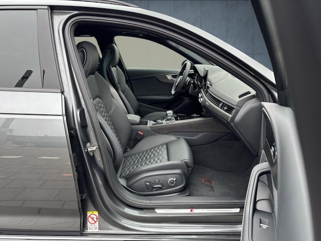 Audi RS4 Avant Quattro