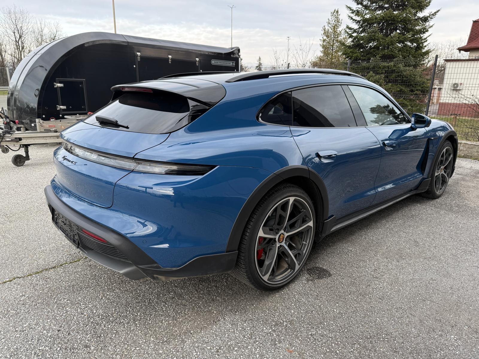 Porsche Taycan 4S Cross Turismo