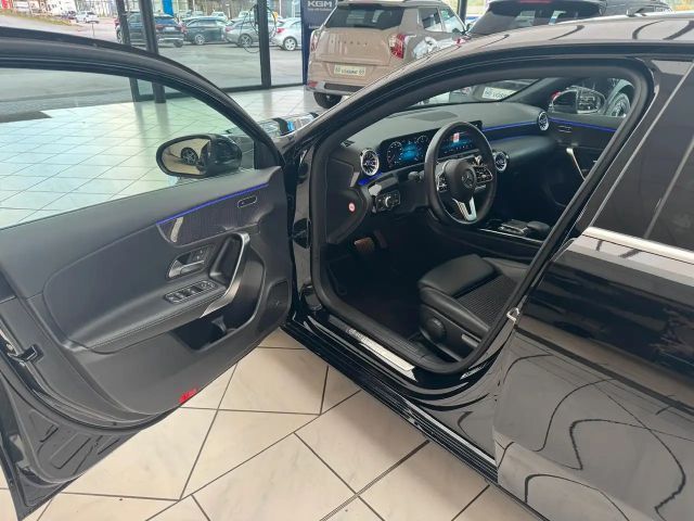 Mercedes-Benz A 220 A 220 d Progressive