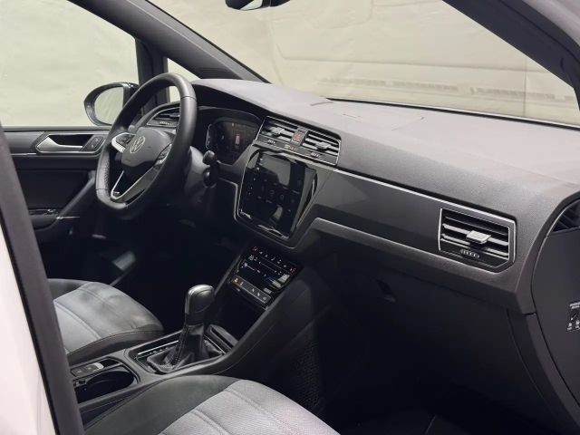 Volkswagen Touran 2.0 TDI DSG R-Line Style