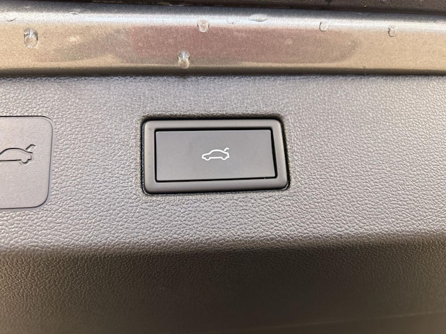 Volkswagen T-Roc 1.5 eTSI DSG R-Line