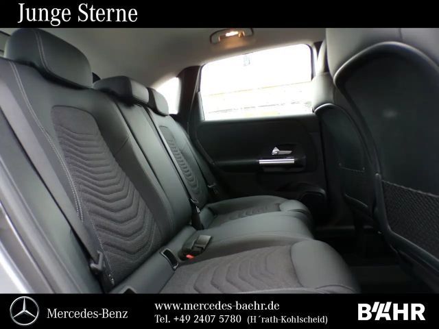 Mercedes-Benz B 200 Progressive Sedan