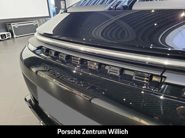 Porsche 992 4 Coupé GTS Targa