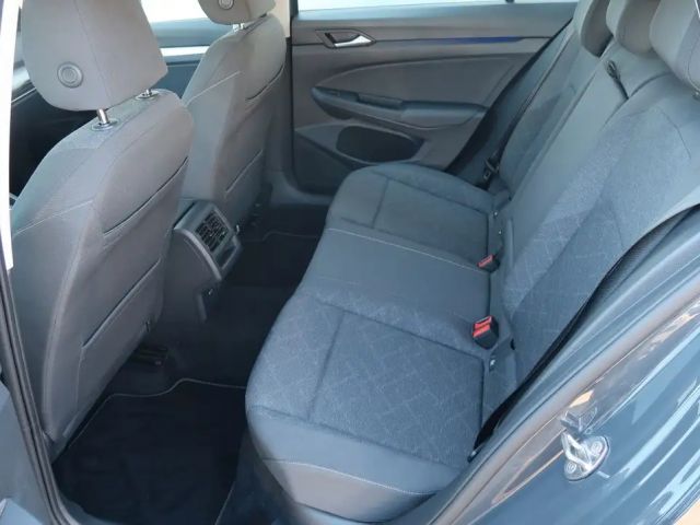 Volkswagen Golf Life Variant