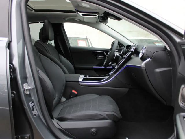 Mercedes-Benz C 200 AMG Line Sedan