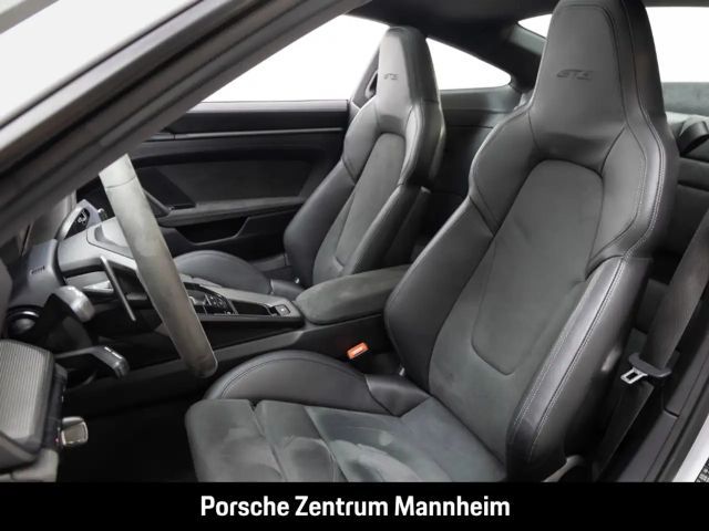 Porsche 992 Carrera Coupé GTS