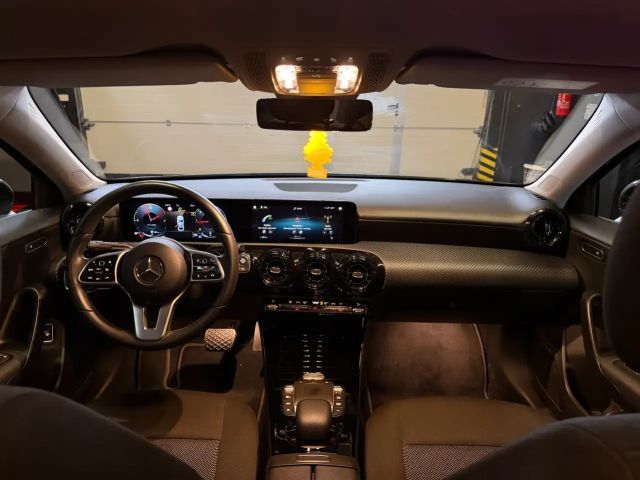 Mercedes-Benz A 180 A 180 d