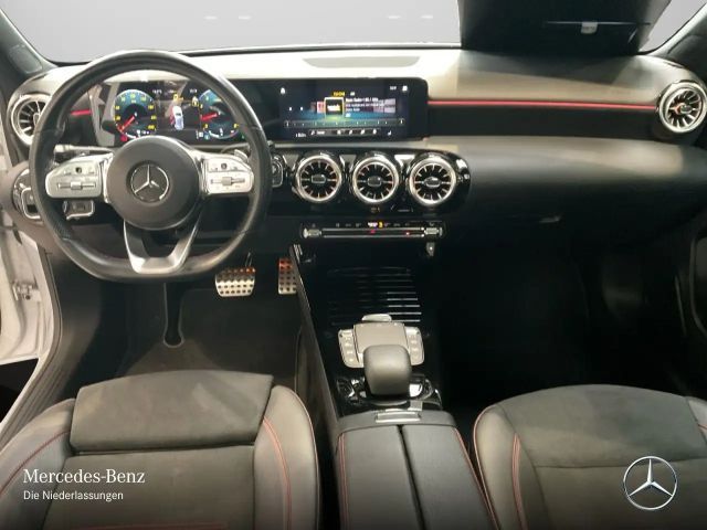 Mercedes-Benz A 180 AMG Line