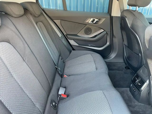 BMW 116 116i 5-deurs Sedan