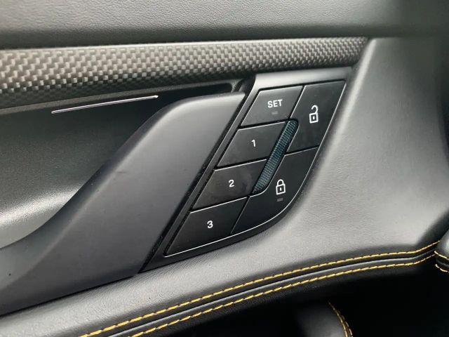 Porsche Taycan S Turbo