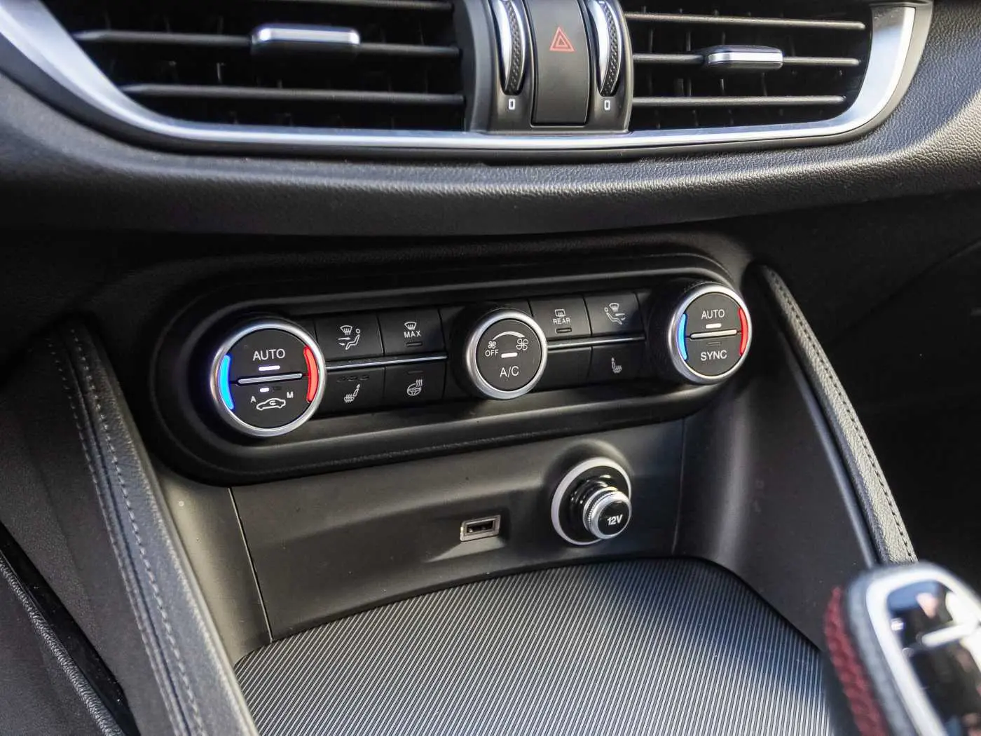 Alfa Romeo Stelvio AT8 Q4 Turbo