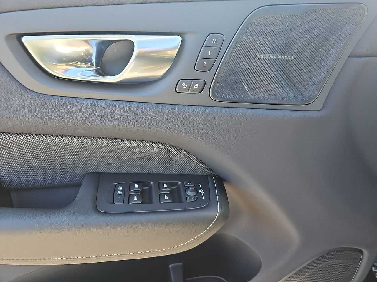 Volvo XC60 AWD Plus T8