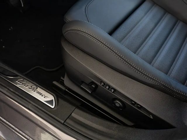 Alfa Romeo Giulia AT8 Q4 Veloce