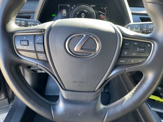 Lexus UX 250h Style Edition