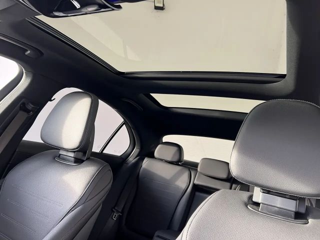 Mercedes-Benz C 180 AMG Line Sedan