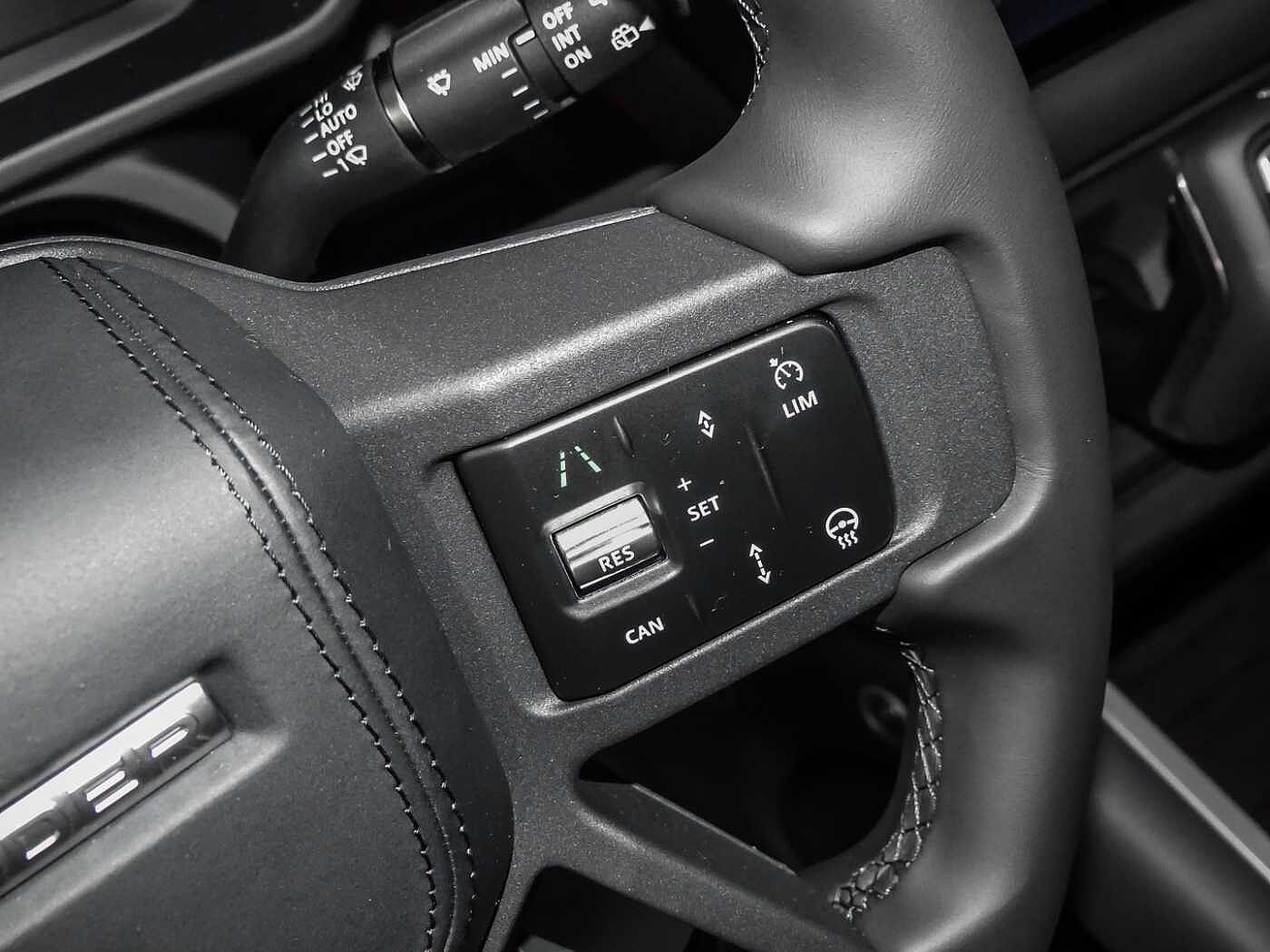 Land Rover Defender 110