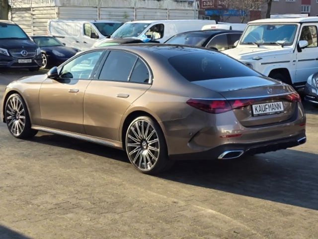 Mercedes-Benz E 200 AMG Line Sedan