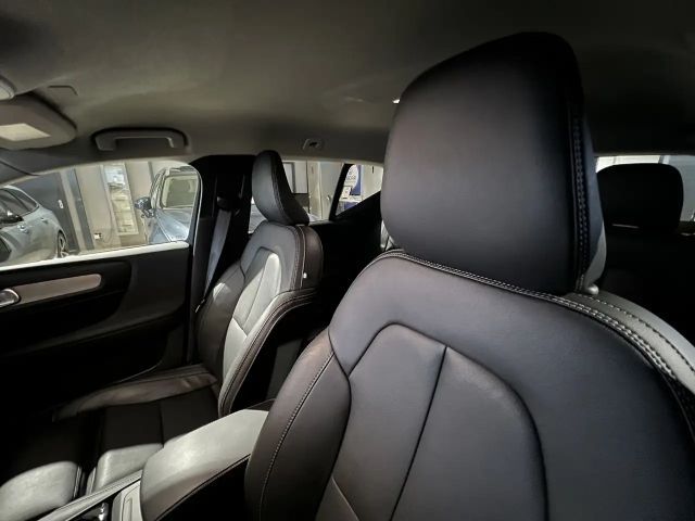 Volvo XC40 Dark Plus